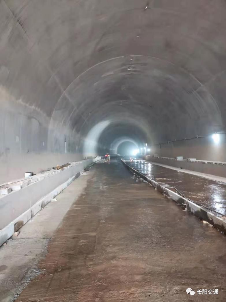 宜昌至長陽快速通道雞公巖隧道雙洞貫通，區域交通迎來新篇章